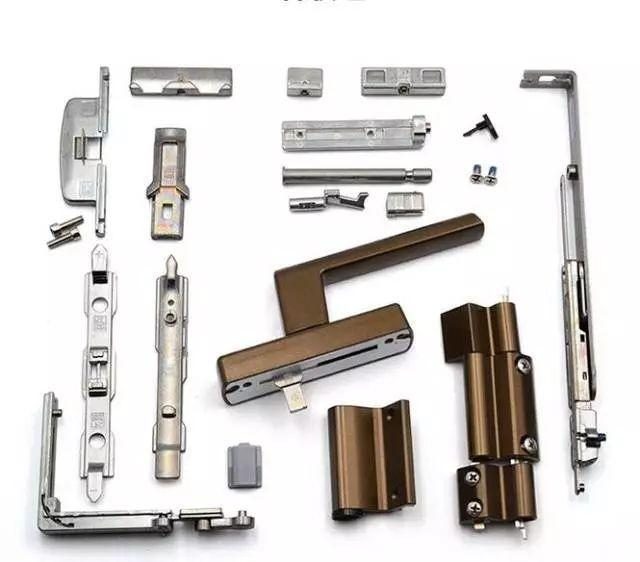 越來越火的內開內倒窗，到底值不值得安裝？過來人親述 五金配件是靈魂！